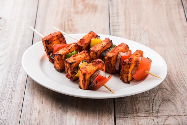 Chicken tikka plate